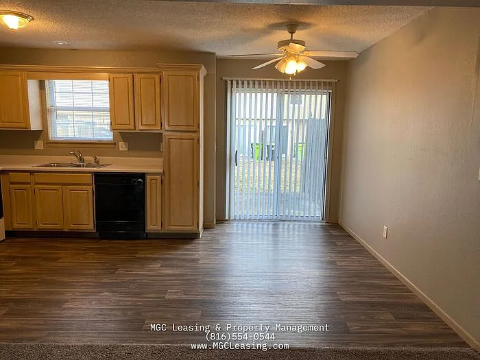 2 bed, 2.5 bath, 1350 sqft, $1,250 — Photo 3