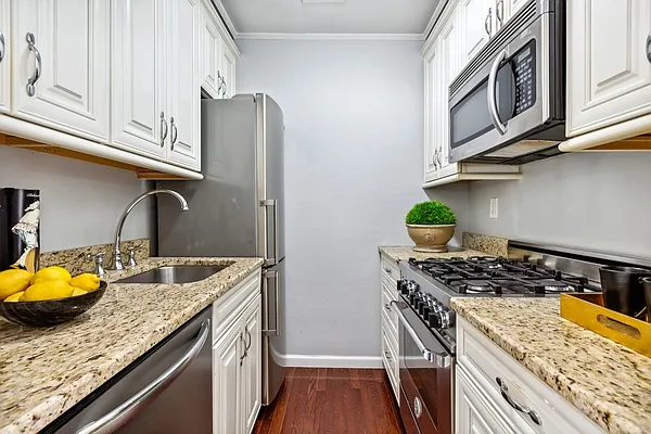 Sold by Compass | media 5