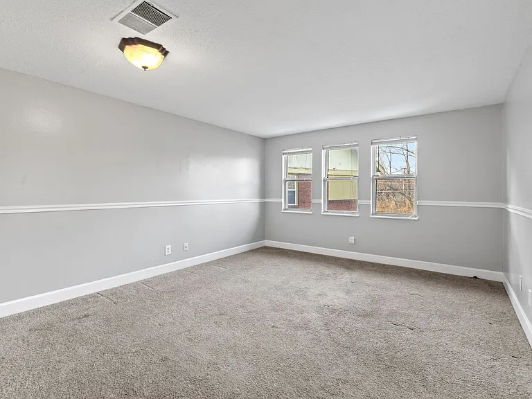 Balsam Avenue Apartments - The Villages — Photo 7
