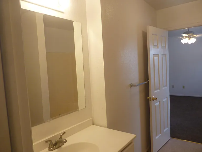720 Yale Pl #D — Photo 8