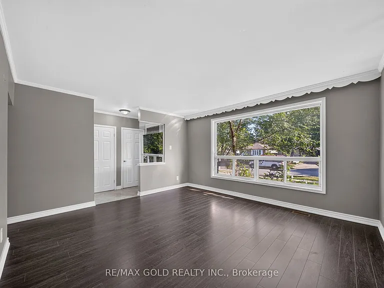 204 Taysham Cres #UPPER — Photo 5