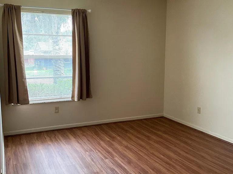 58 Silver Ln — Photo 10
