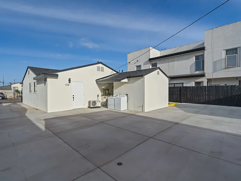 4284 Marlborough Ave — Photo 5