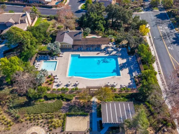 27026 Pumpkin St, Murrieta, CA 92562