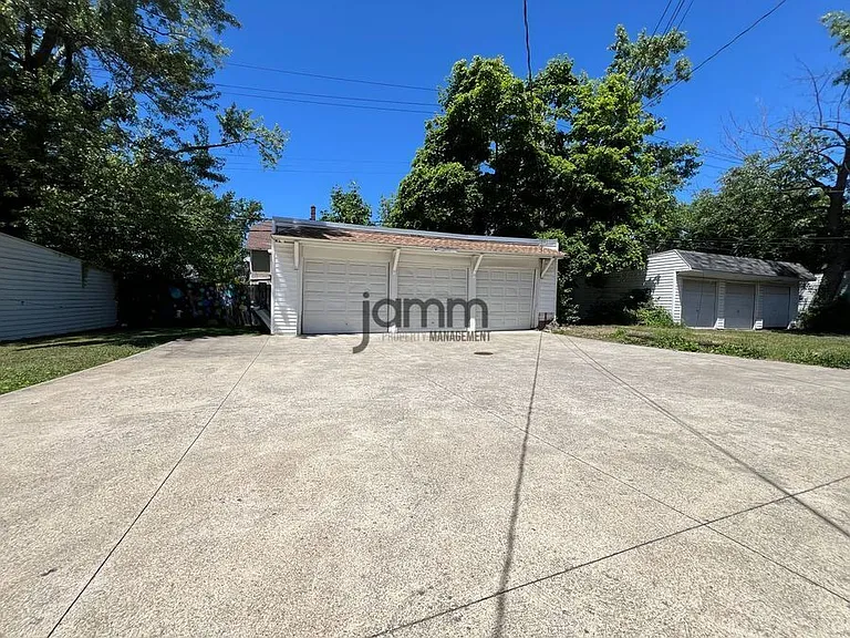 13103 Cedar Rd — Photo 4