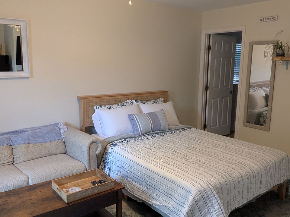 1st image of 3543 4th Ave S #1