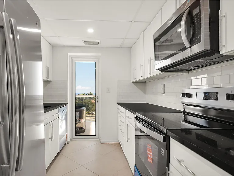 2715 N Ocean Blvd #7D — Photo 10