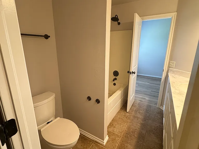 4408 Brooklyn Ave — Photo 18