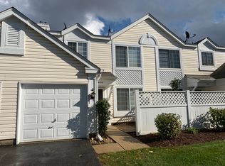 449 Benjamin Franklin Ct, Aurora, IL 60504