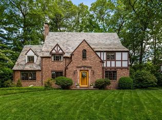 33 Dover Rd, Longmeadow, MA 01106