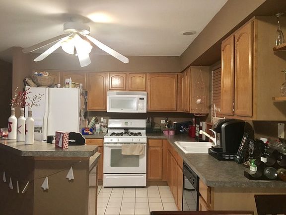 5th image of 923 Blackburn Dr