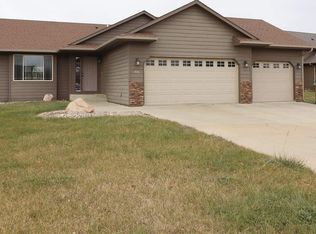 401 N Perry Ln, Harrisburg, SD 57032