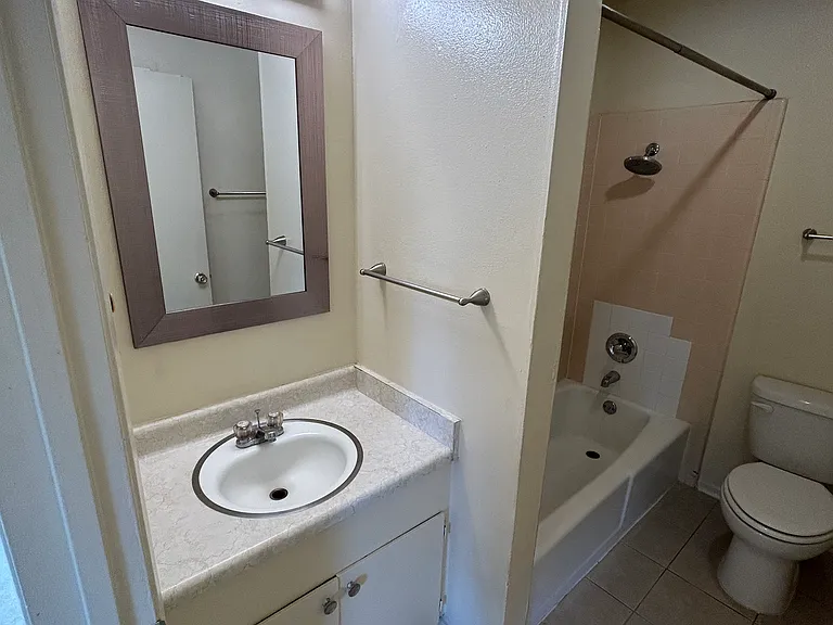 128 Moore St #6 — Photo 5