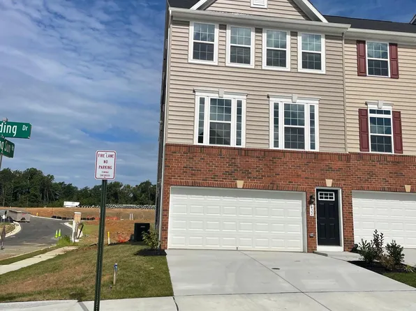 422 Landing Dr, Fredericksburg, VA 22405
