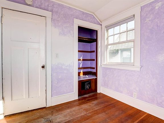 5th image of 714 Wilson Ave