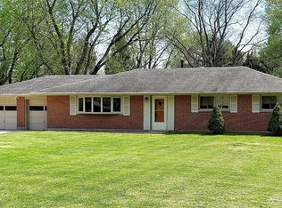 290 Roanne Ct, Centerville, OH 45458