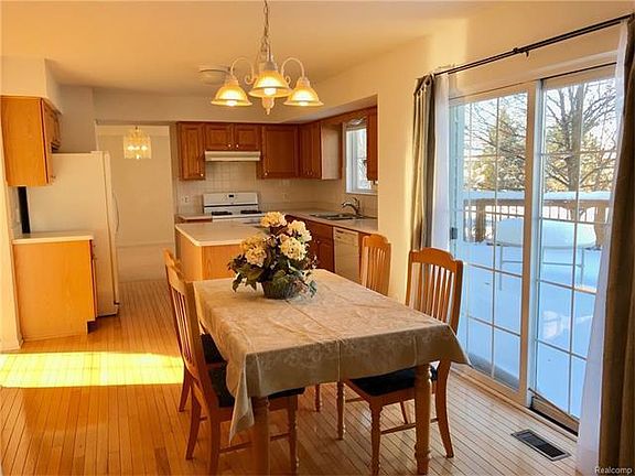 3rd image of 2359 Timbercrest Ct
