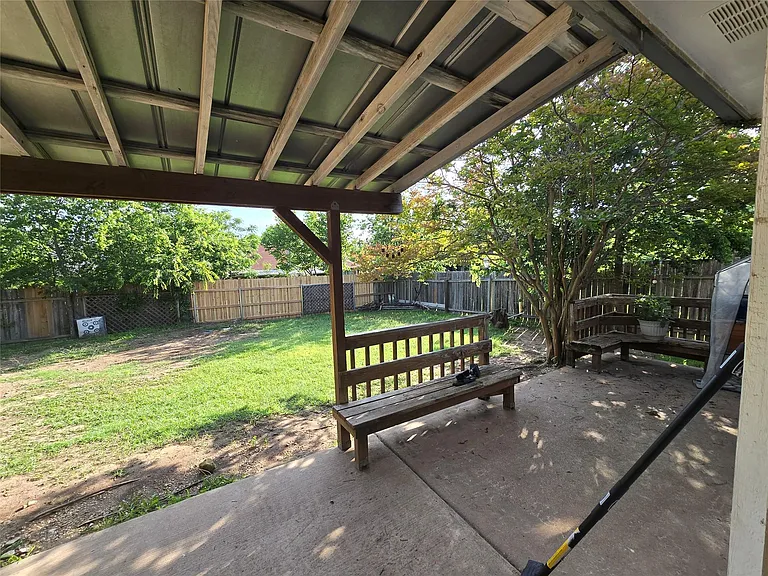 2303 Darnell Dr — Photo 13