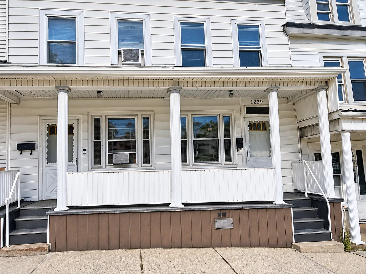 4 bed, 1220 sqft, $1,300 — Photo 1