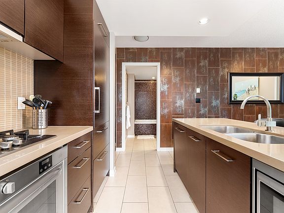 3rd image of 833 Homer St #809