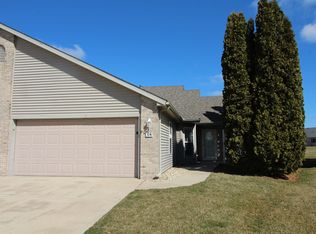 24 Grape Vine Ln, Bloomington, IL