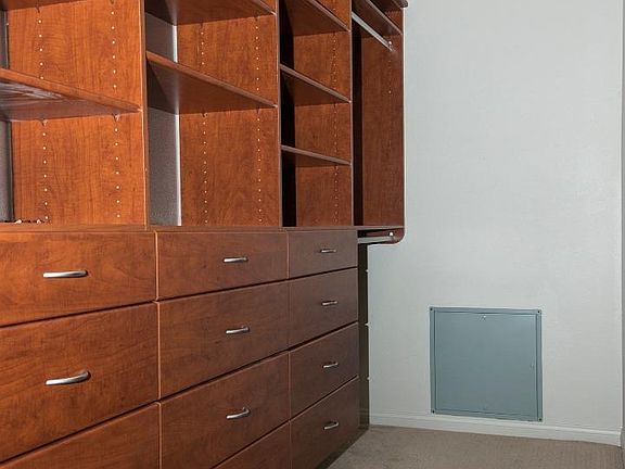 Walk-in closet