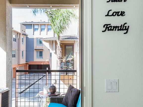 4th image of 5402 W 149th Pl Unit 17