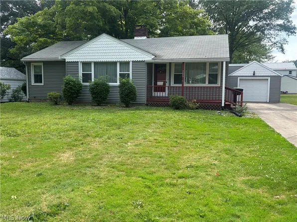 205 Mansell Dr, Youngstown, OH 44505