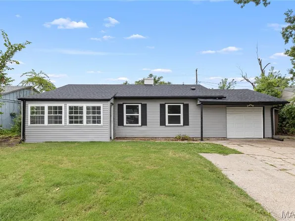 10 Belmont Dr, Saint Peters, MO 63376