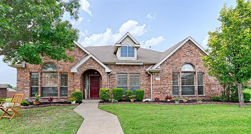 1st image of 233 Brentwood Dr