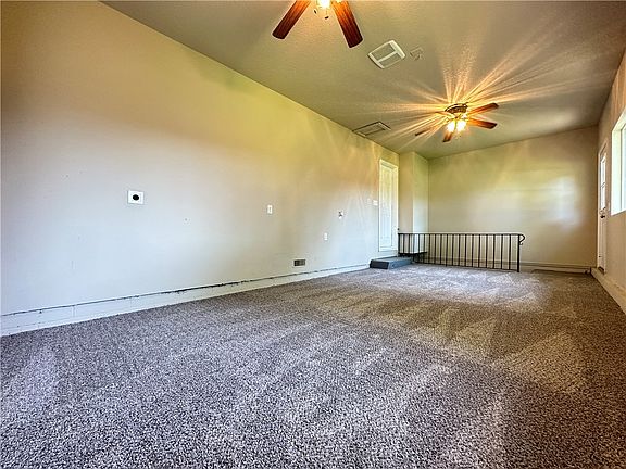 4th image of 810 S 1st St