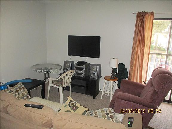 3rd image of 6008 Laketree Ln APT B