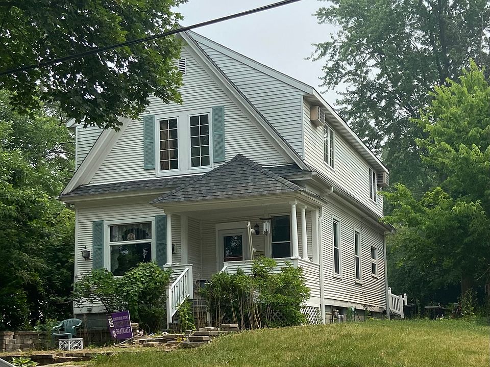 2nd image of 937 Summit St