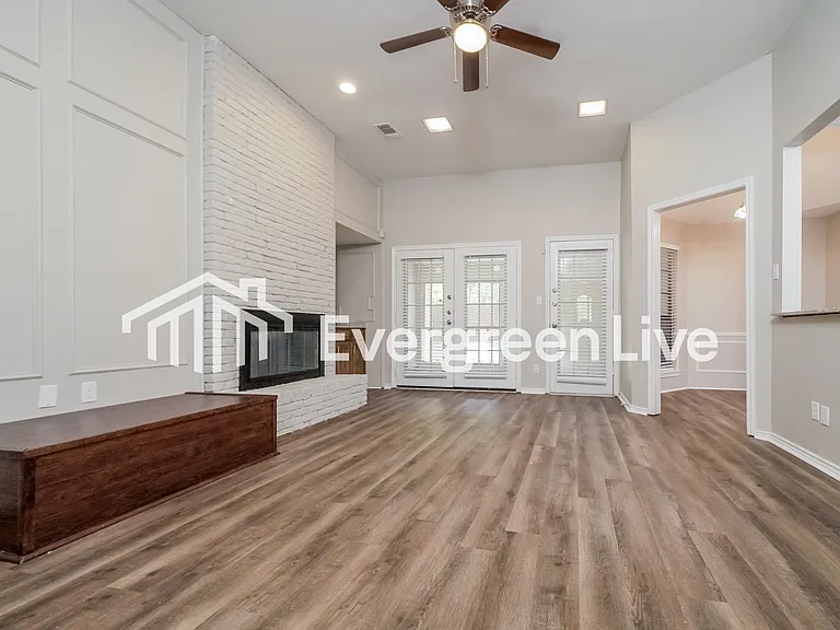 3013 Osceola Dr — Photo 2