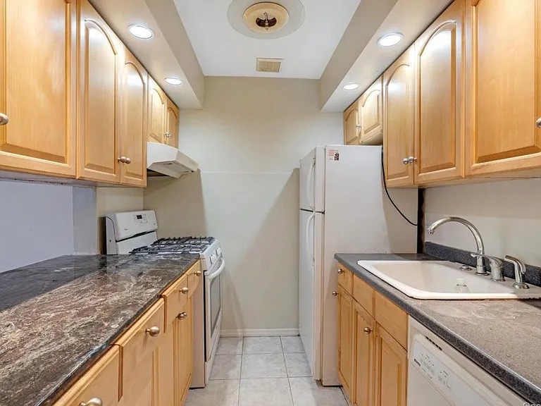 155 Devon Loop — Photo 4