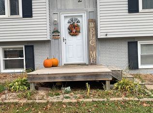 3912 Onawa Dr, Waterloo, IA 50701