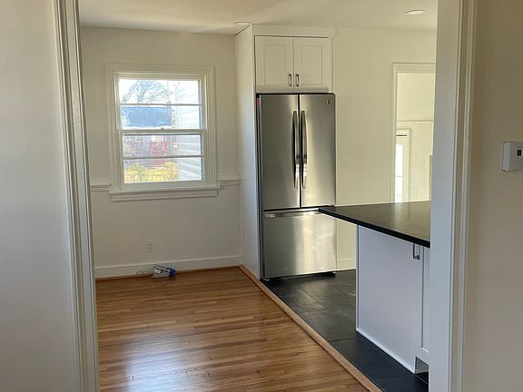 5th image of 6011 Clover Ln