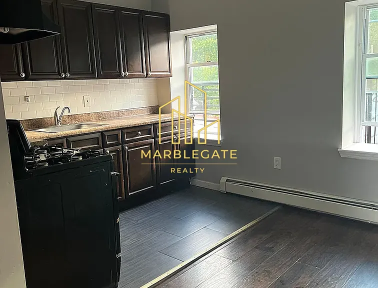 8 Chadwick Ave #11 — Photo 1