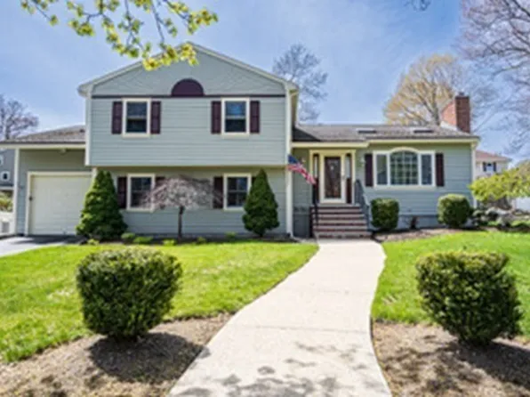 11 Debra Ln, Lynn, MA 01905