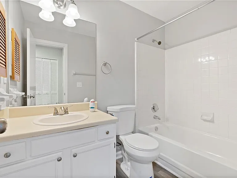 6623 Sevenoaks Dr — Photo 15