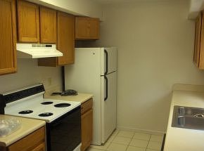 4th image of 1117 Main St #5