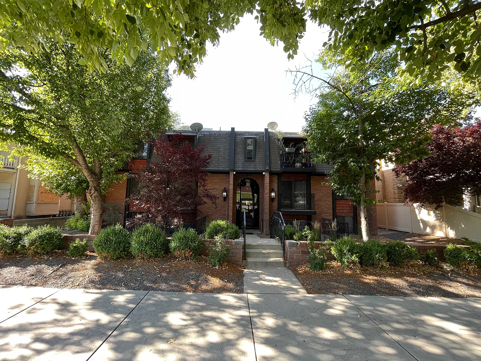 2 bed, 1.0 bath, $1,400 — Photo 1