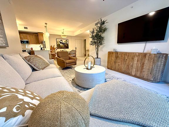 3rd image of 780 Sapodilla Ave APT 207
