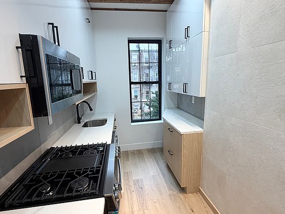 4th image of 58 Sutton St APT 2