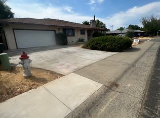 7312 S Land Park Dr, Sacramento, CA 95831