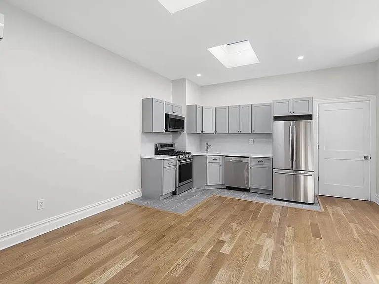 459 Bainbridge St #2 — Photo 3