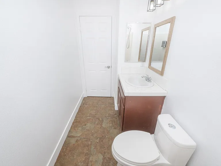 511 Stork St — Photo 13