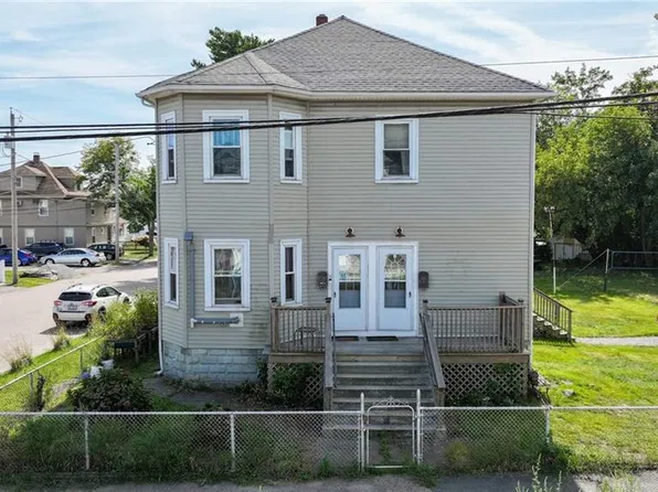 377-379 Warren Ave, East Providence, RI 02914