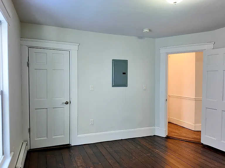 294 Windsor St #2 — Photo 3