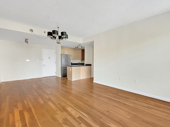 3rd image of 736 W 187th St APT 502